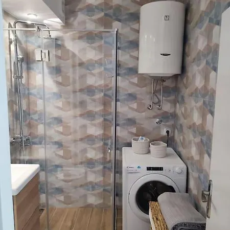 Apartment Tesla - Lovely 2 Bedroom *
