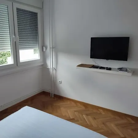 Tesla - Lovely 2 Bedroom * Belgrade