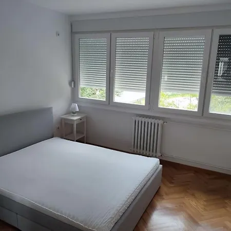 Apartment Tesla - Lovely 2 Bedroom