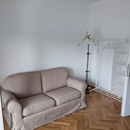Tesla - Lovely 2 Bedroom Belgrade